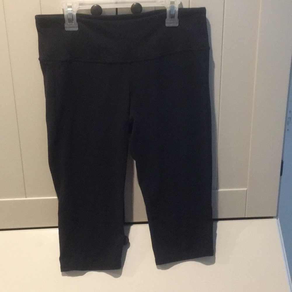 Athleta 3/4 length Leggings